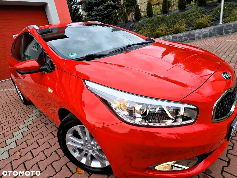 Kia Ceed 1.6 CRDi 128 Dream Team Edition - 12