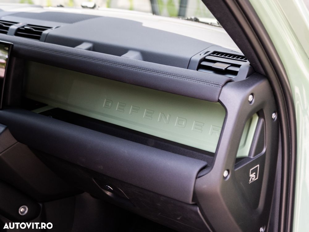 Land Rover Defender 110 3.0 P400 MHEV - 35