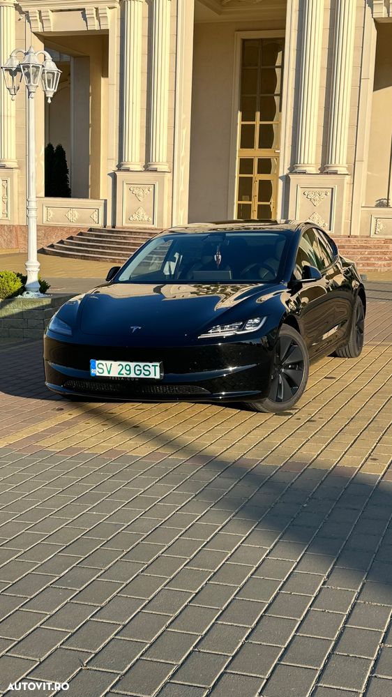 Tesla Model 3 - 5