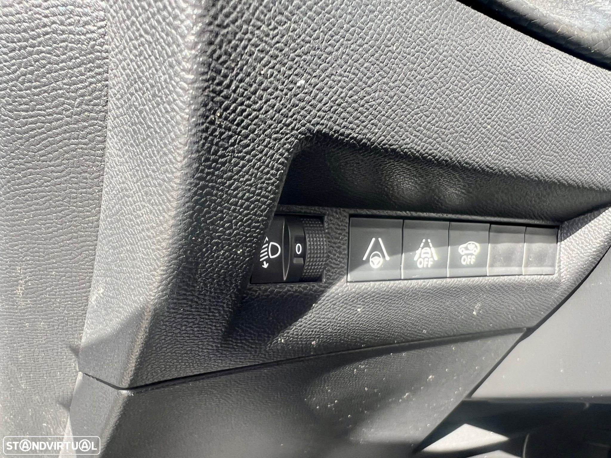 Peugeot 2008 1.5 BlueHDi Allure Pack EAT8 - 13
