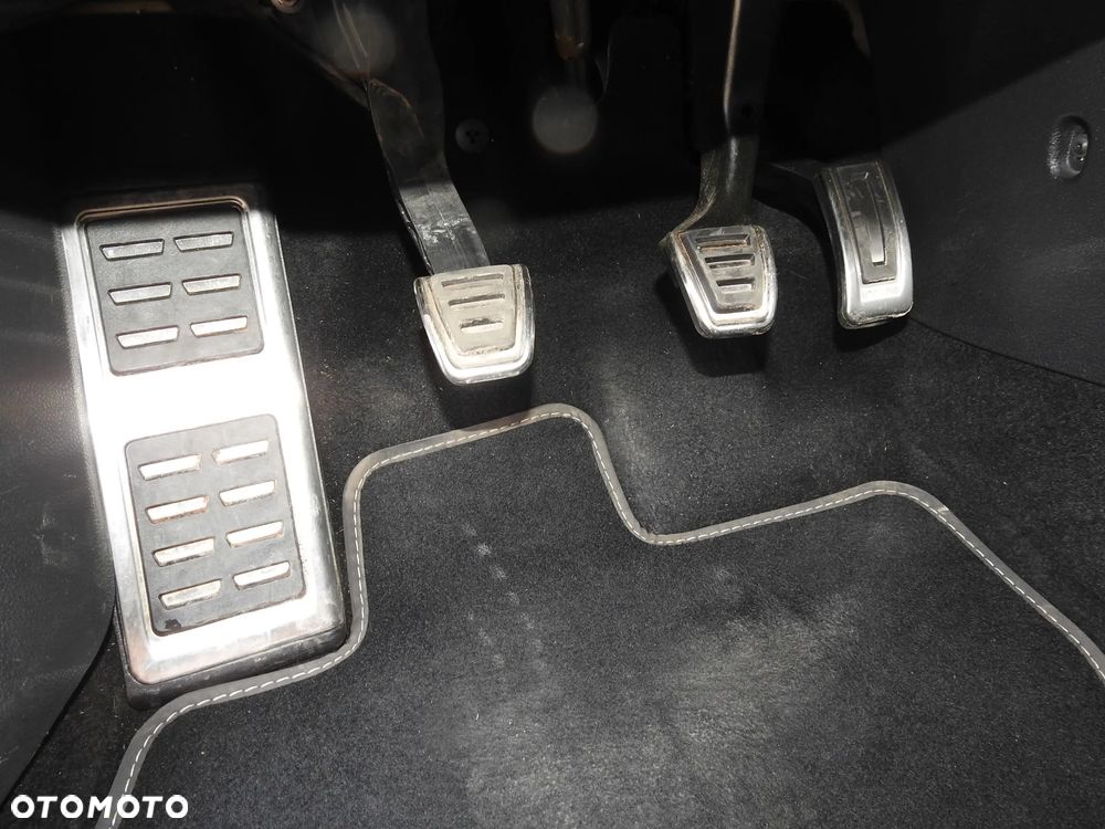 Volkswagen Golf - 16