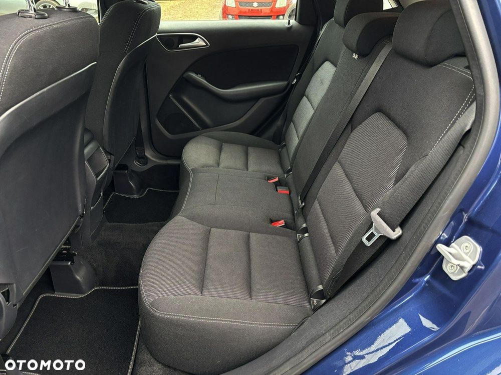 Mercedes-Benz Klasa B 180 Style - 23