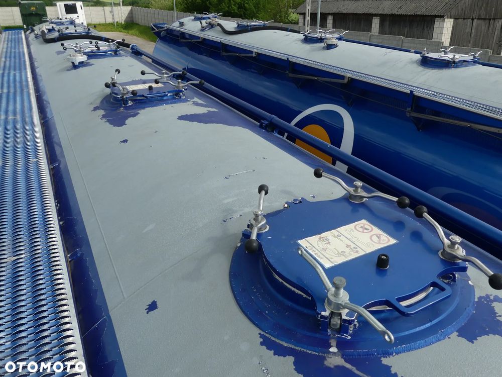 Feldbinder SILOS 60000 / KIPROWANA / OŚ PODNOSZONA / - 31