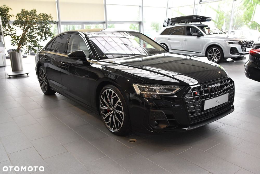 Audi S8 - 6