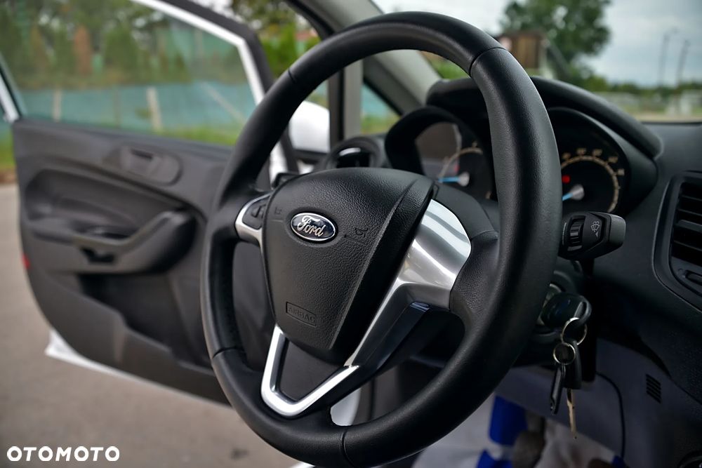 Ford Fiesta 1.25 Titanium EU5 - 32
