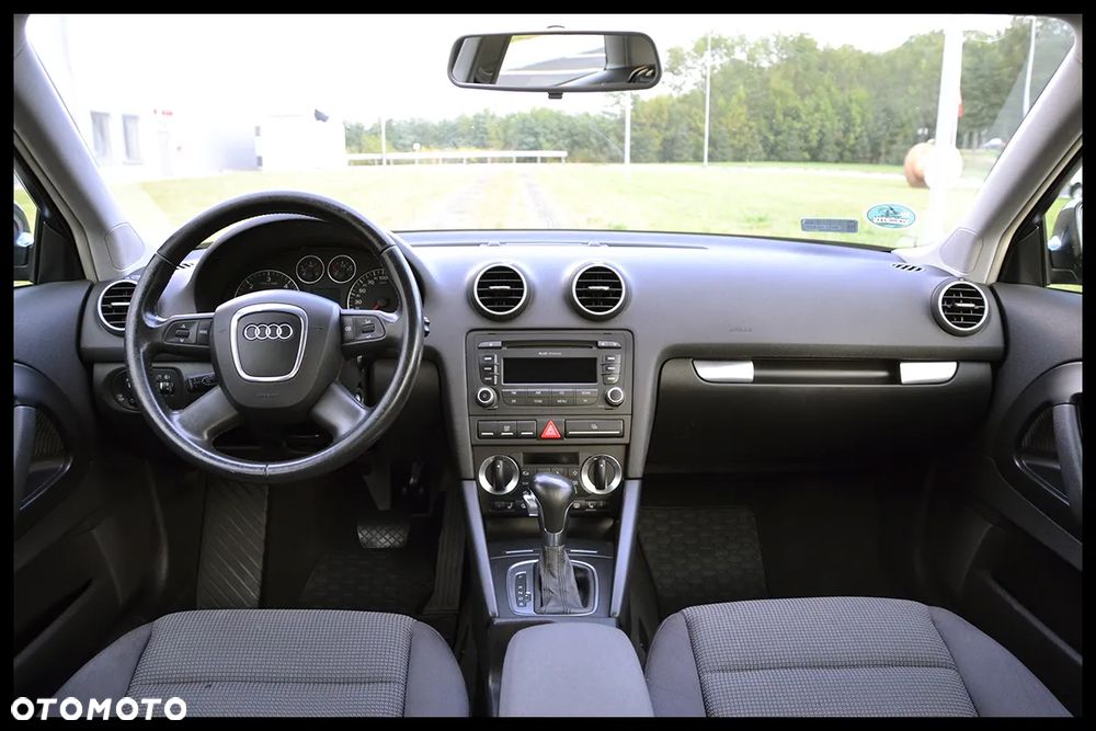 Audi A3 1.9 TDI DPF S tronic Attraction - 8
