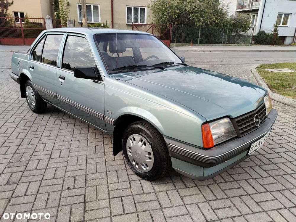 Opel Ascona C 1.3 LS - 8