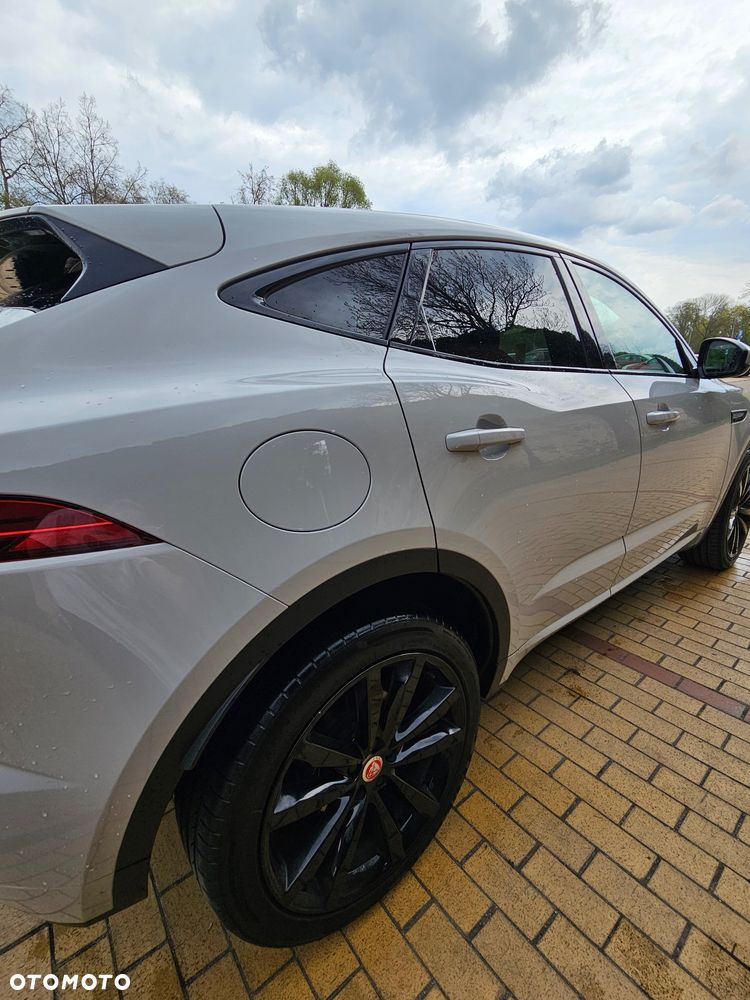 Jaguar E-Pace 2.0 i4D AWD R-Dynamic - 10