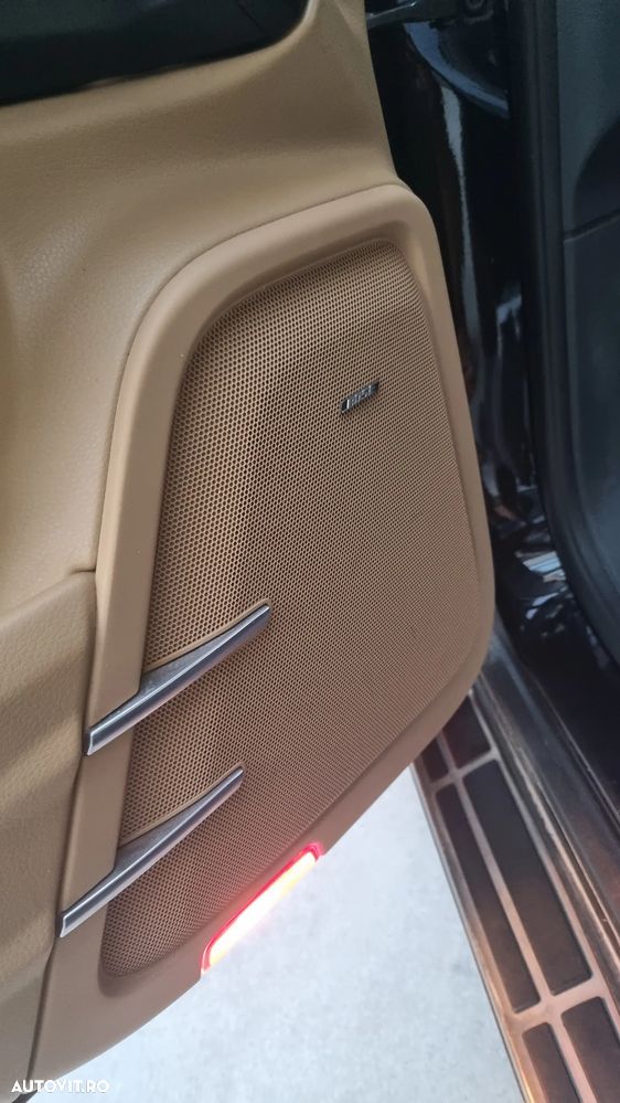 Porsche Cayenne 3.0 L - 30