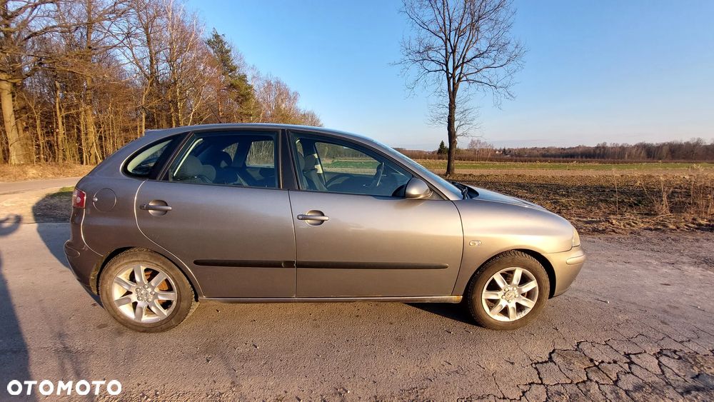 Seat Ibiza 1.4 16V Reference - 8