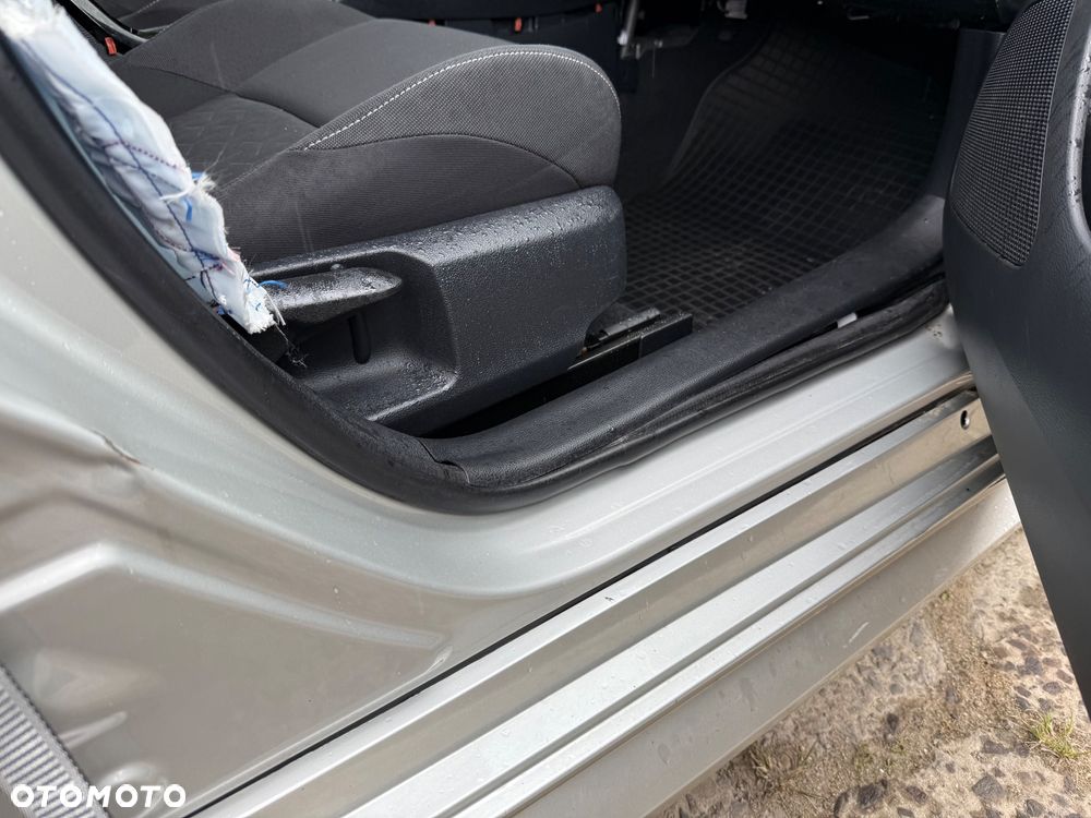 Toyota Corolla 1.8 Hybrid Comfort - 30