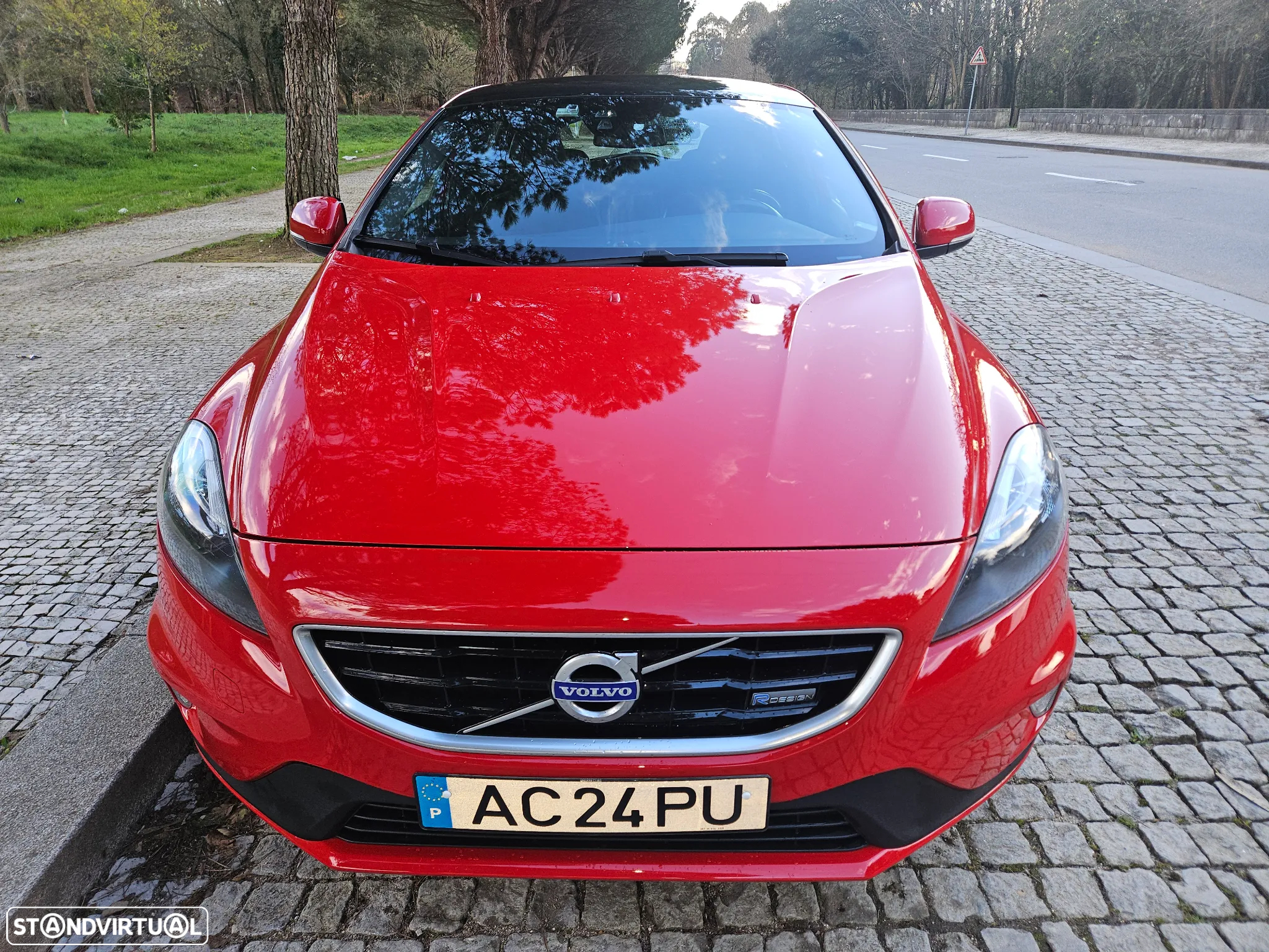 Volvo V40 2.0 D4 R-Design - 3