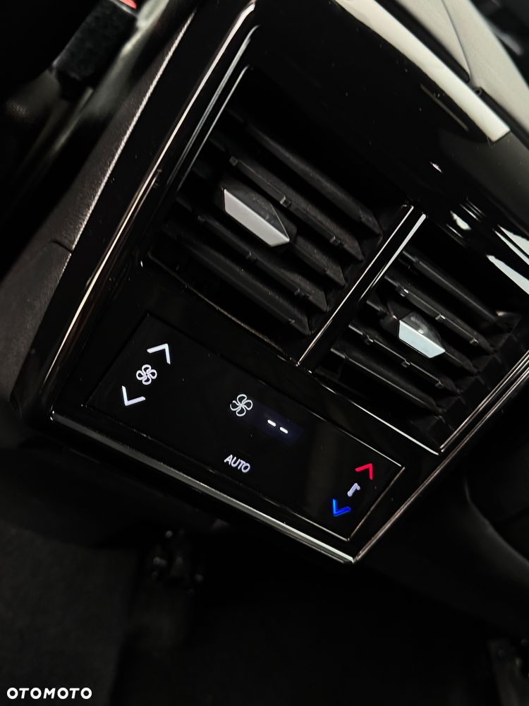 DS Automobiles DS 7 Crossback 1.6 PureTech Performance Line + - 12