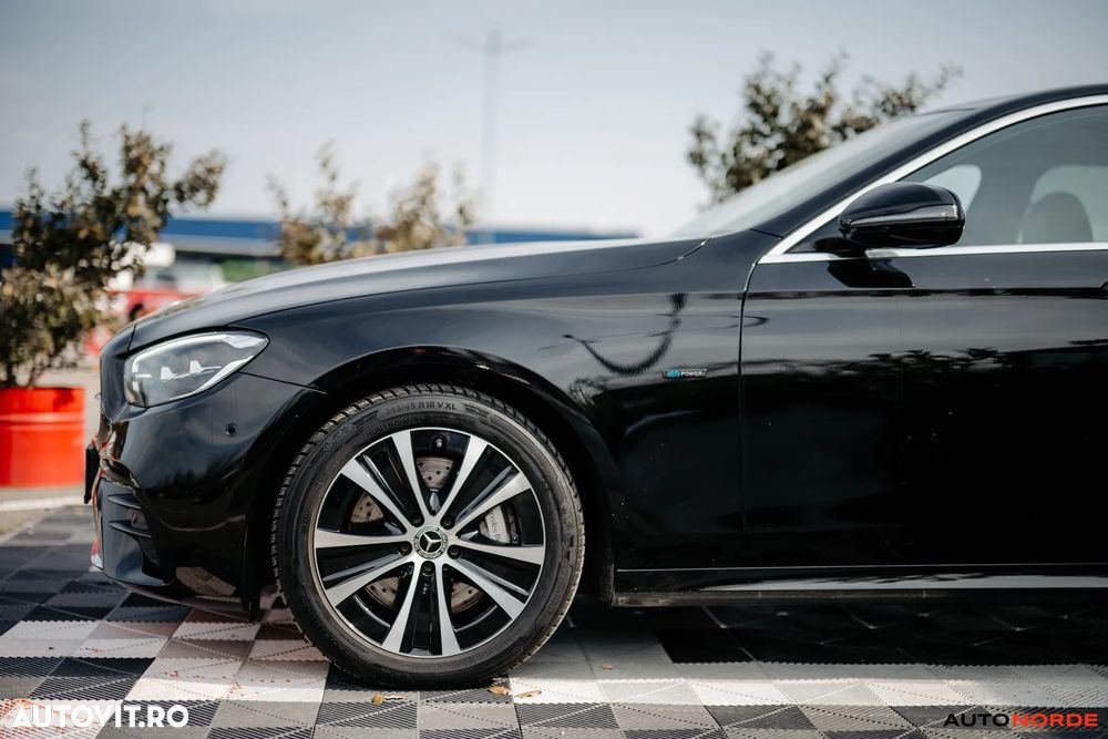 Mercedes-Benz E 300 de 9G-TRONIC AMG Line - 5