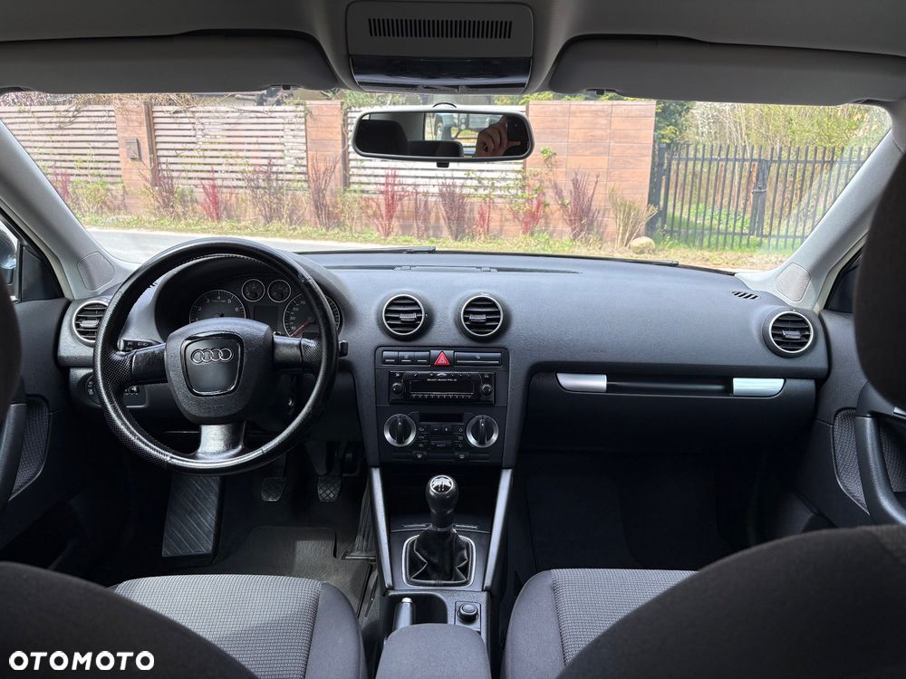 Audi A3 Sportback 1.6 Attraction - 27