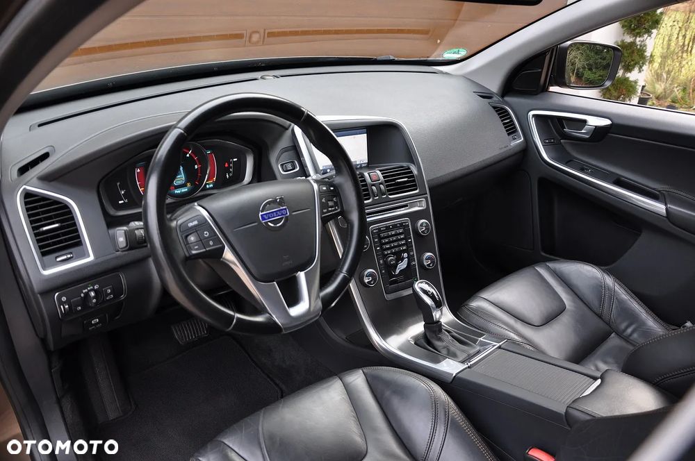 Volvo XC 60 D4 Geartronic Summum - 16