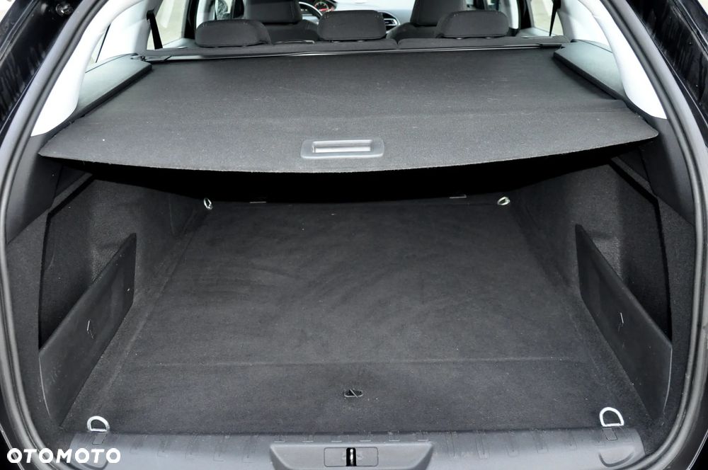 Peugeot 308 BlueHDi 130 EAT8 Black Edition - 26