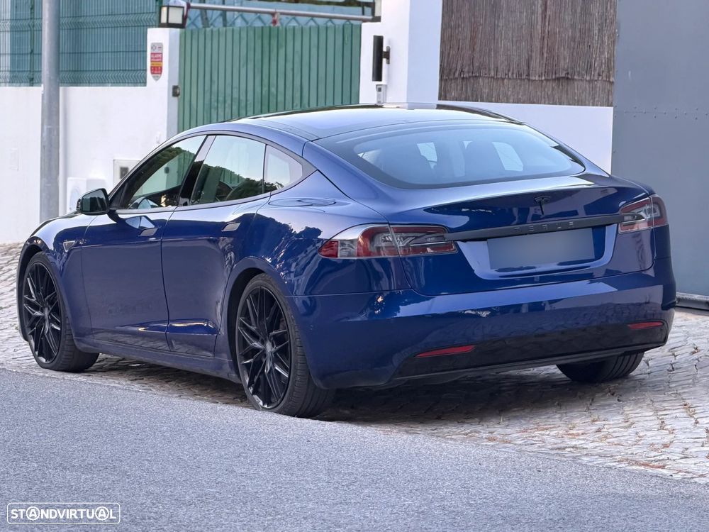 Tesla Model S - 5