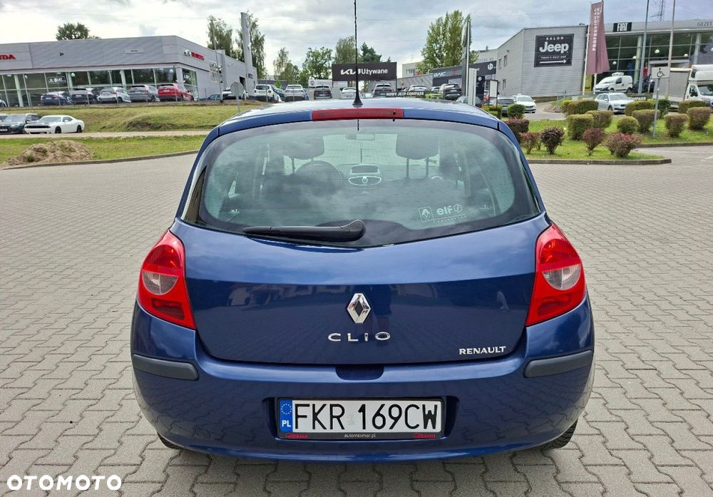 Renault Clio - 8