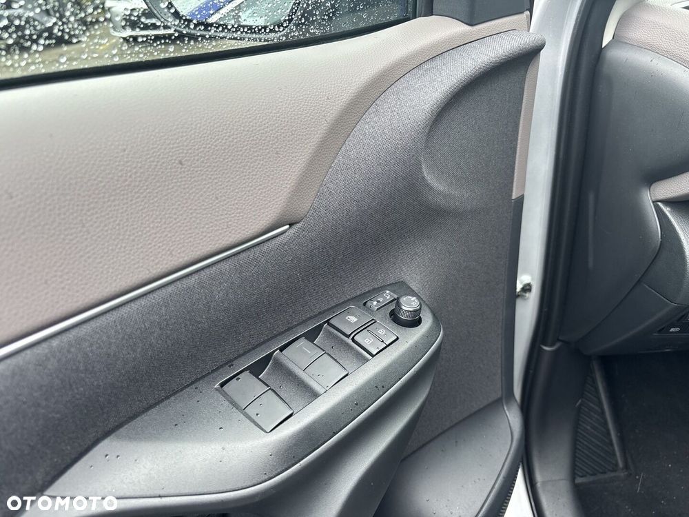 Toyota Yaris Cross - 16