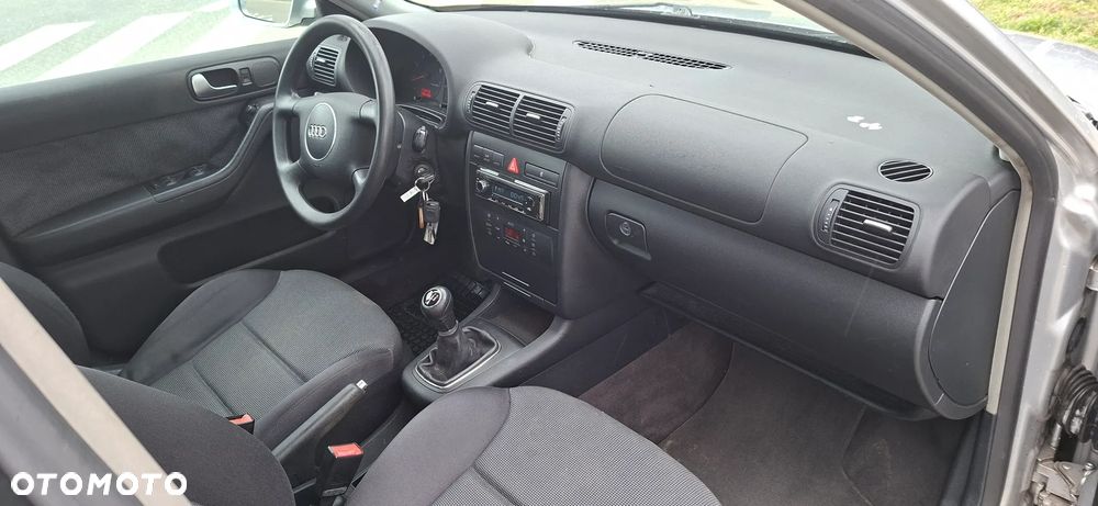 Audi A3 Sportback 1.6 Ambition - 19