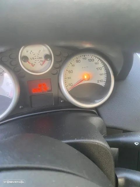 Peugeot 207 - 8