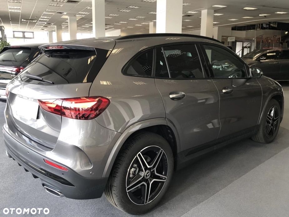Mercedes-Benz GLA 200 d AMG Line - 4