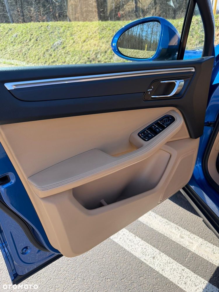 Porsche Macan Standard - 12