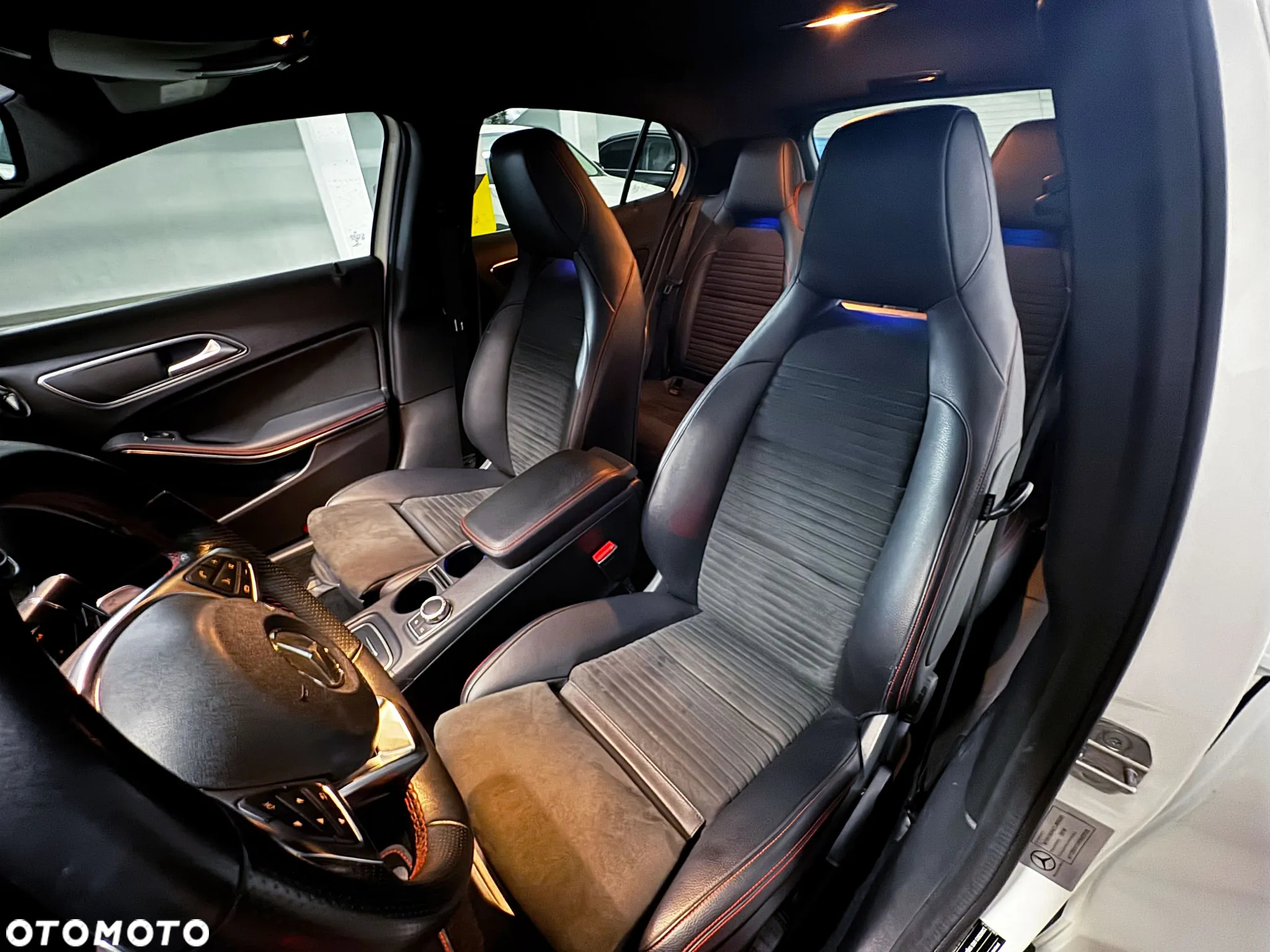 Mercedes-Benz GLA 200 7G-DCT AMG Line - 15