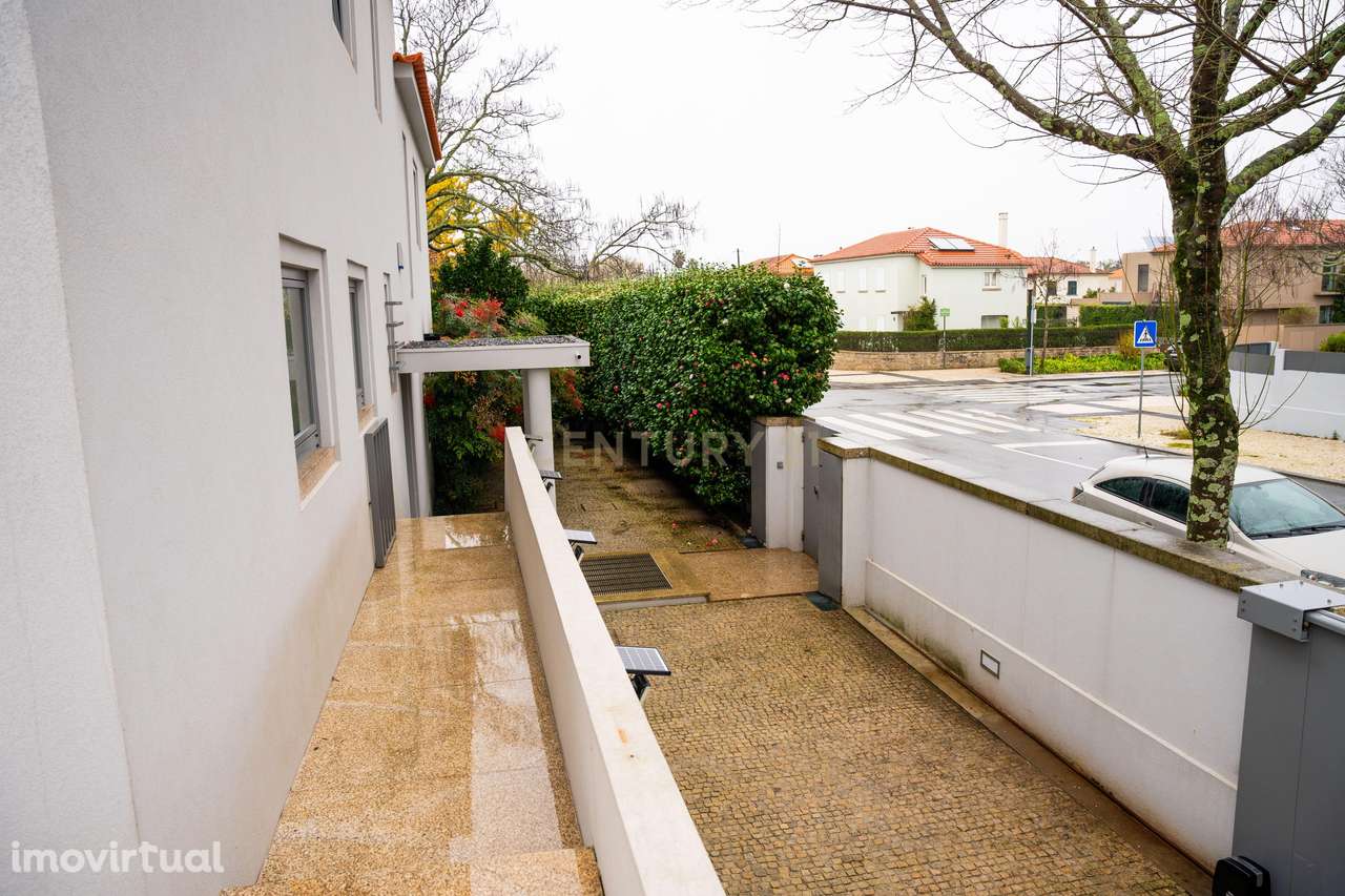 Moradia T3+1 no Bairro Marechal Gomes da Costa | 3 Frentes | Design e - Grande imagem: 3/29