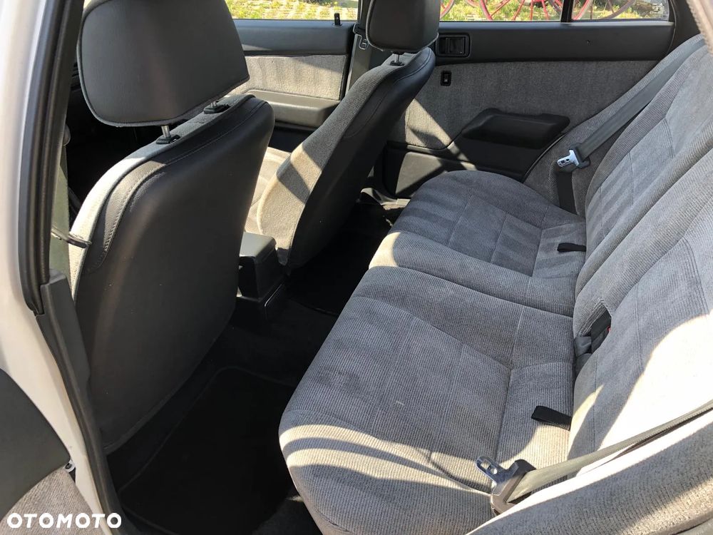 Mitsubishi Lancer 1500 GLXi - 8