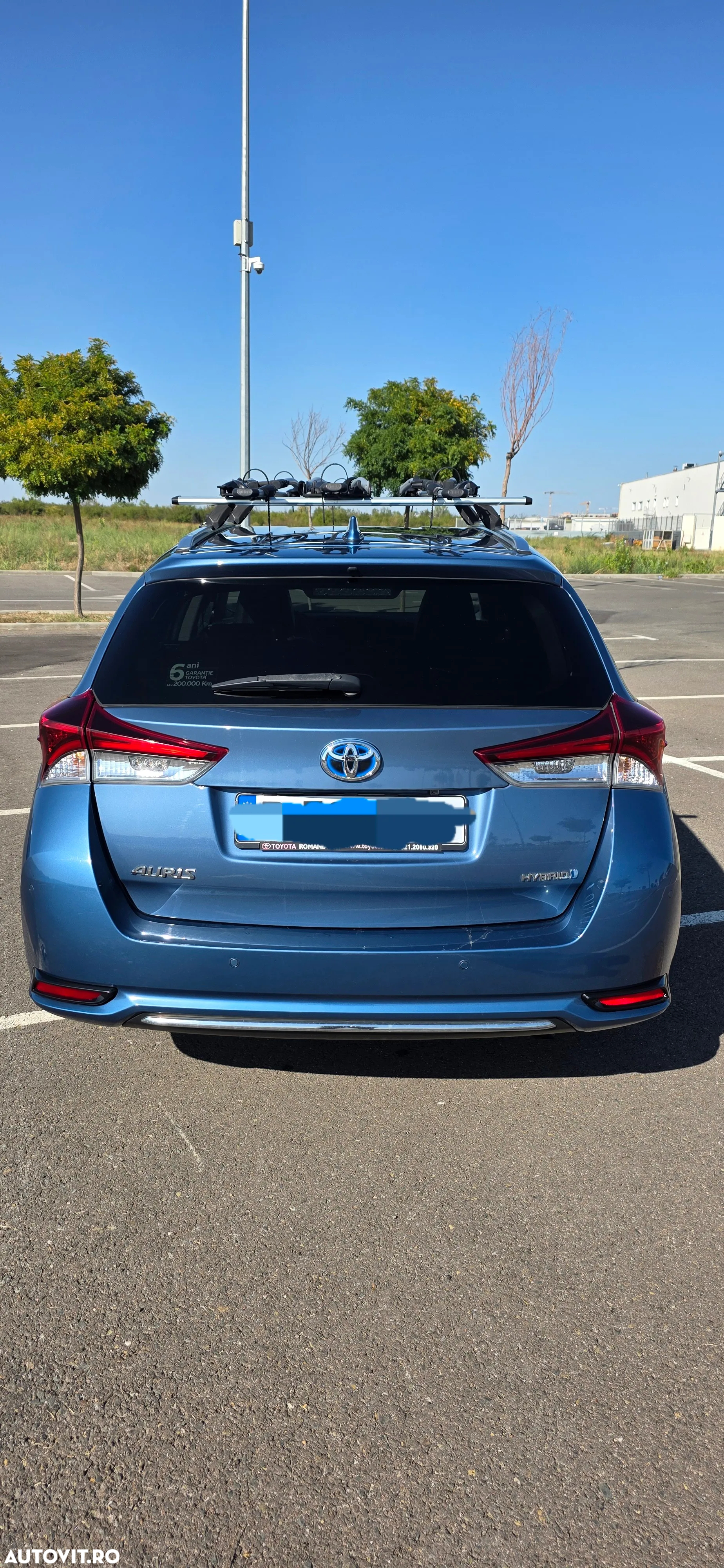 Toyota Auris 1.8 L VVT-i Hybrid Sol - 2