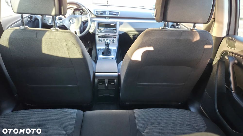 Volkswagen Passat 2.0 TDI Comfortline - 17