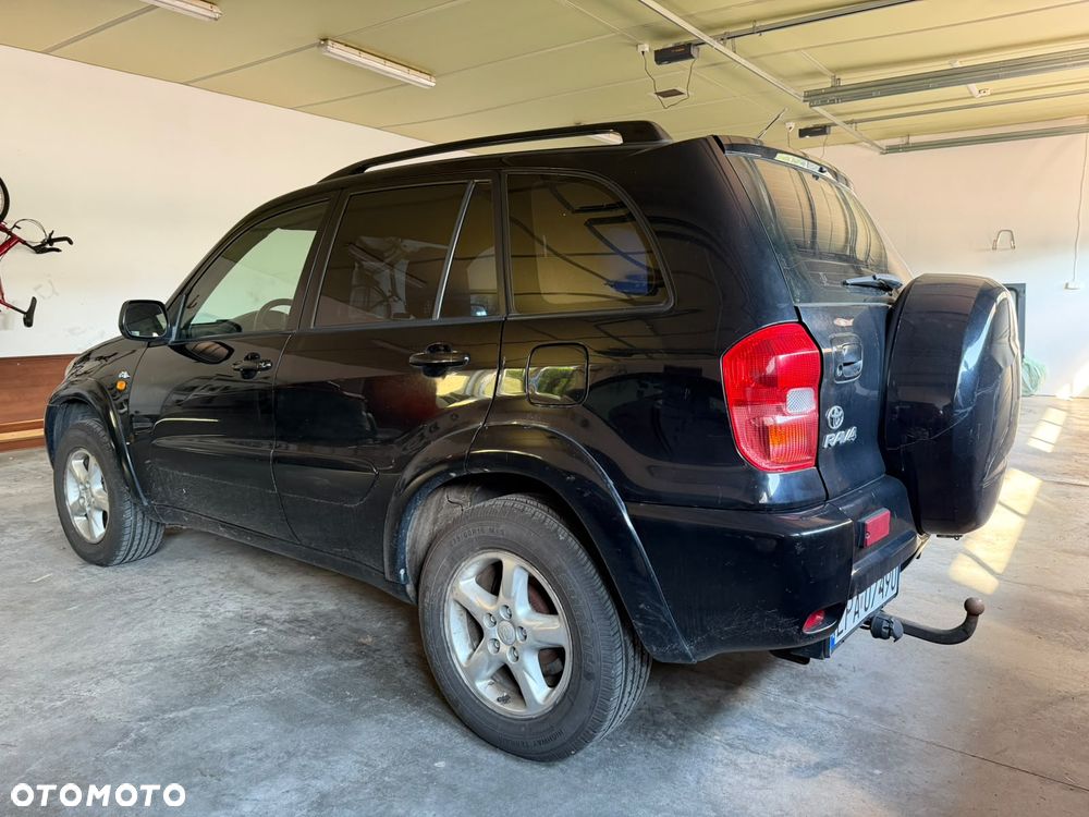 Toyota RAV4 2.0 D-4D 4x4 - 5