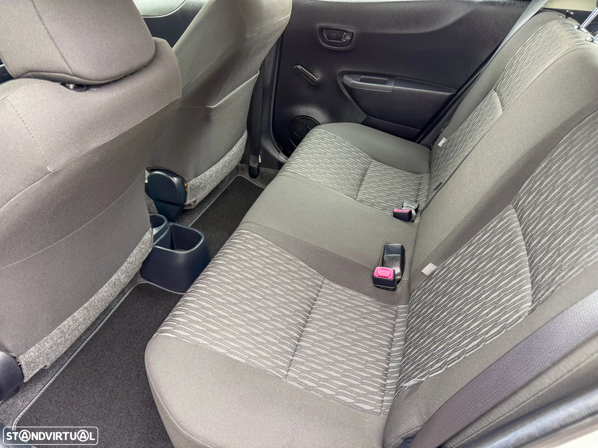 Toyota Yaris 1.0 VVT-i Cool - 8