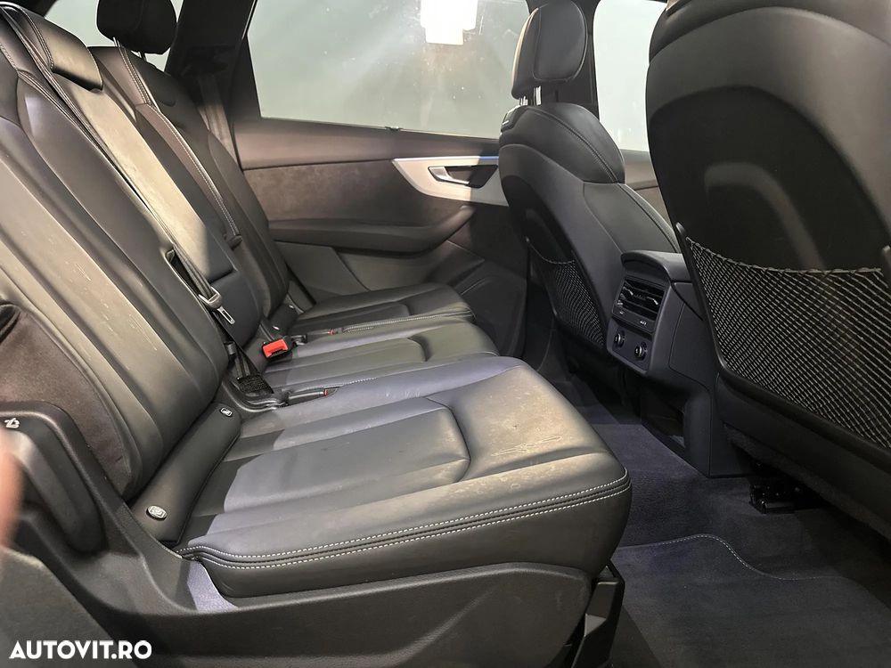 Audi Q7 55 TFSI quattro Tiptronic MHEV S Line - 12