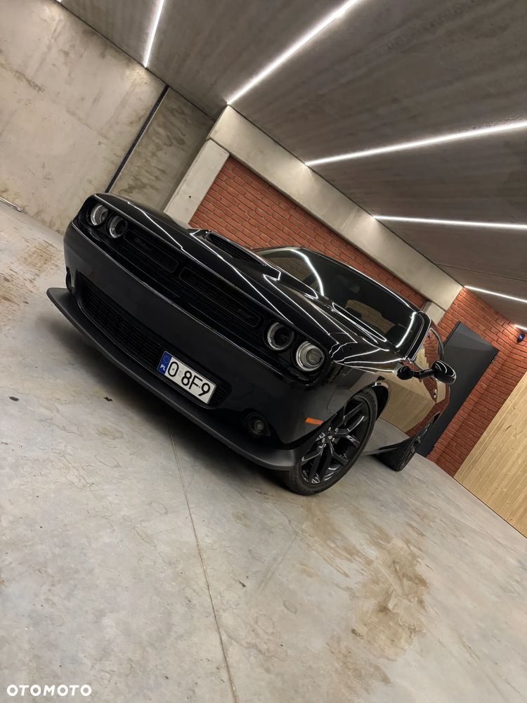 Dodge Challenger - 13