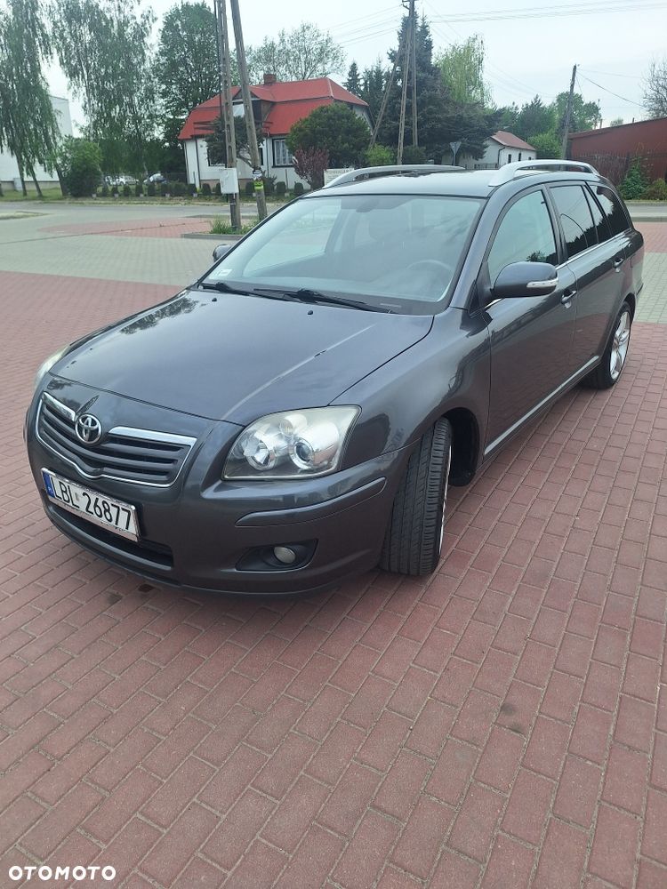 Toyota Avensis - 2