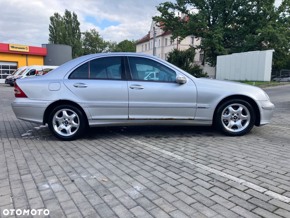 Mercedes-Benz Klasa C 320 T Avantgarde - 9