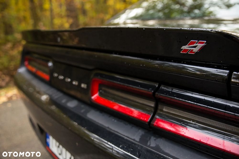Dodge Challenger - 7