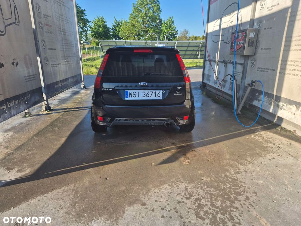 Ford Fiesta 2.0 ST - 6