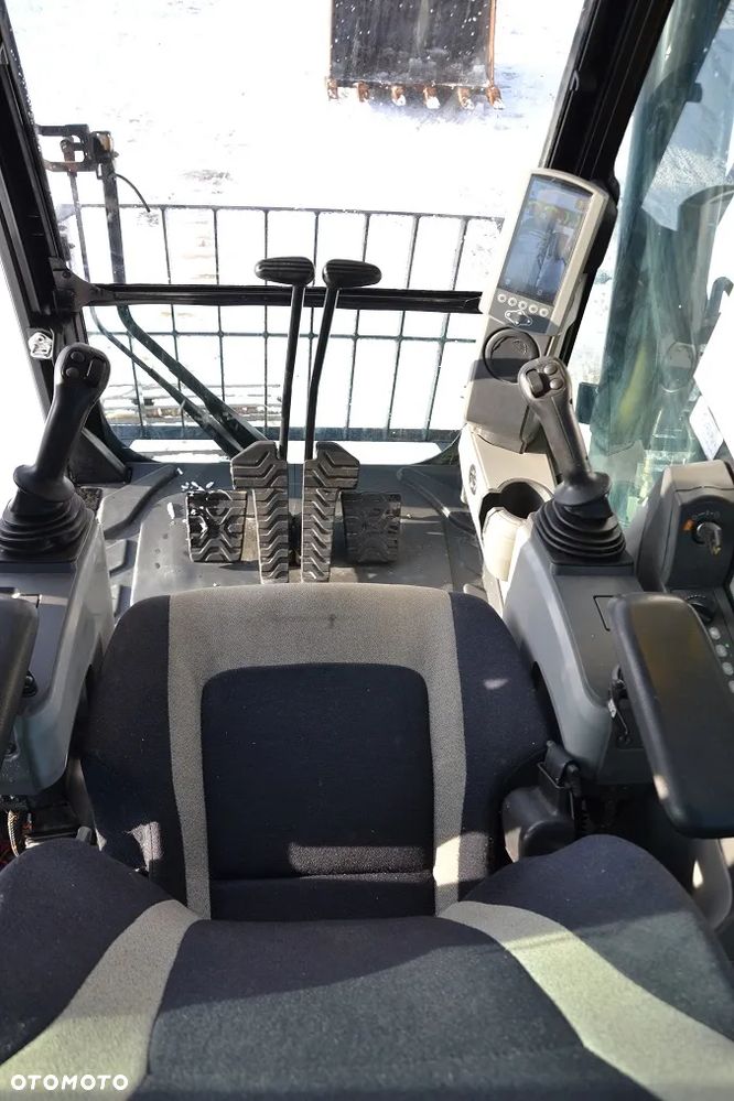 Caterpillar CAT 320 F - 23