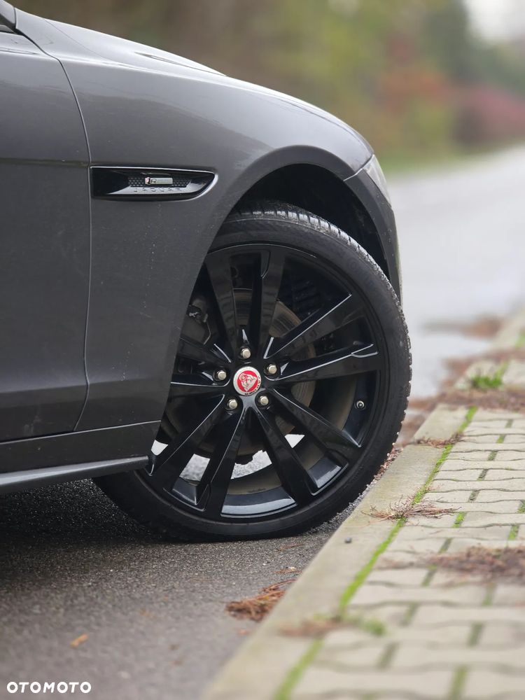 Jaguar XF 2.0 i4D AWD R-Sport - 38