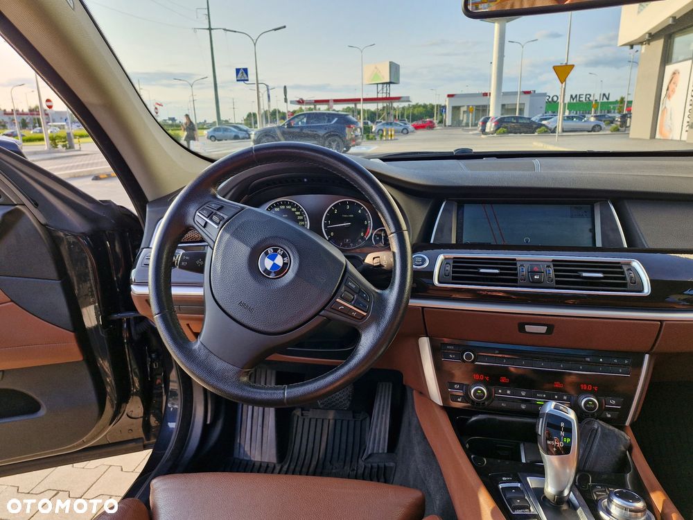 BMW 5GT - 17