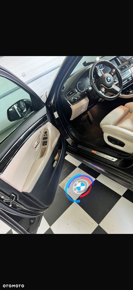 BMW Seria 5 528i xDrive - 11