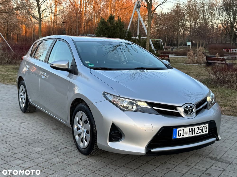 Toyota Auris 1.33 Dual-VVT-i Cool - 10