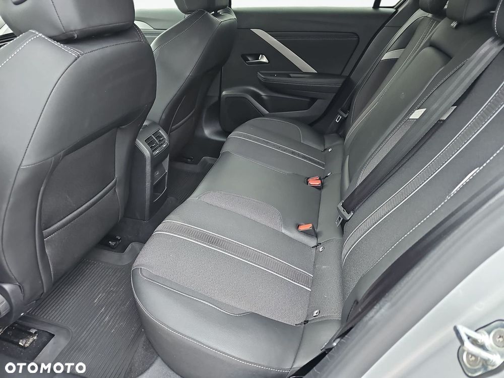 Opel Astra 1.2 T GS S&S - 22