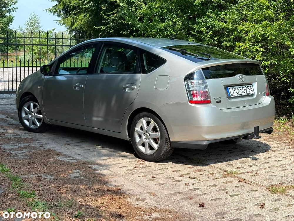 Toyota Prius - 17