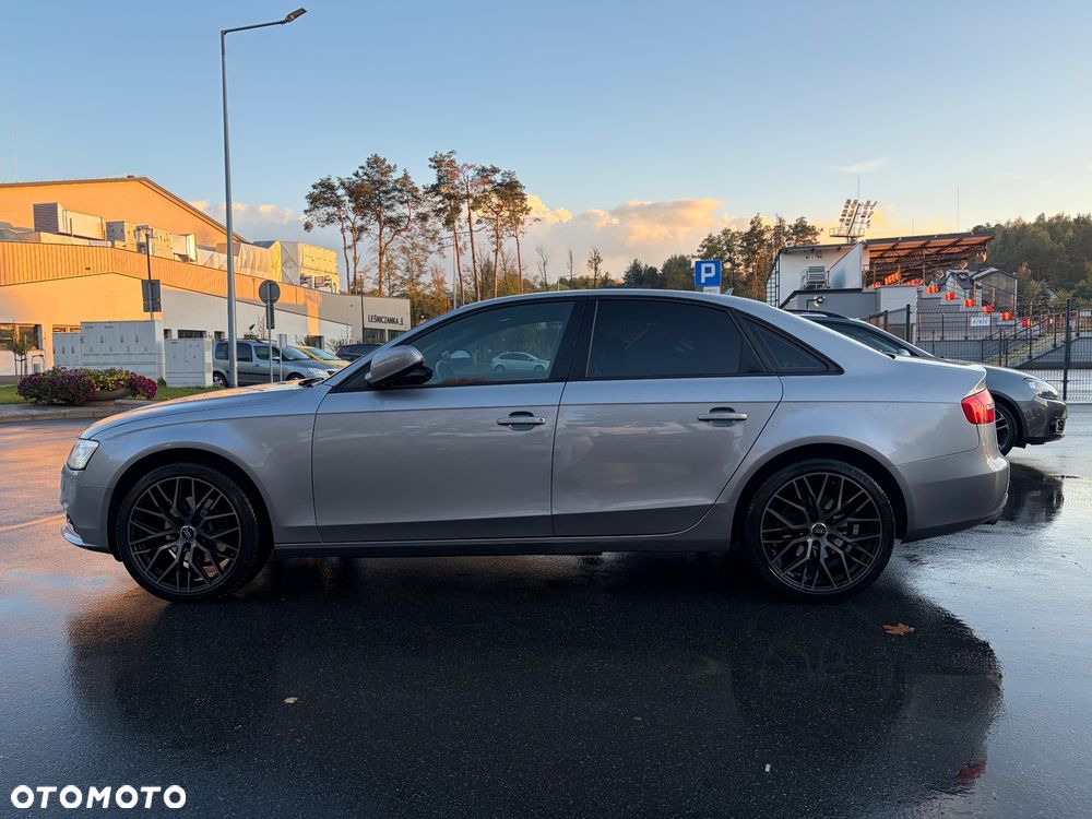 Audi A4 Limousine - 10