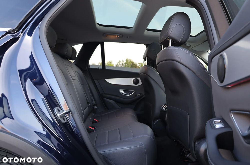 Mercedes-Benz GLC 300 e 4Matic 9G-TRONIC - 27